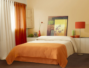 small bedroom design ideas for women creamy color bedroom
