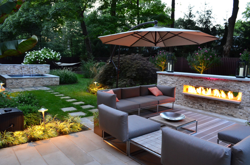 luxury modern backyard sitting area modern outdoor fireplace designs 20140706100905 53b9204196be4