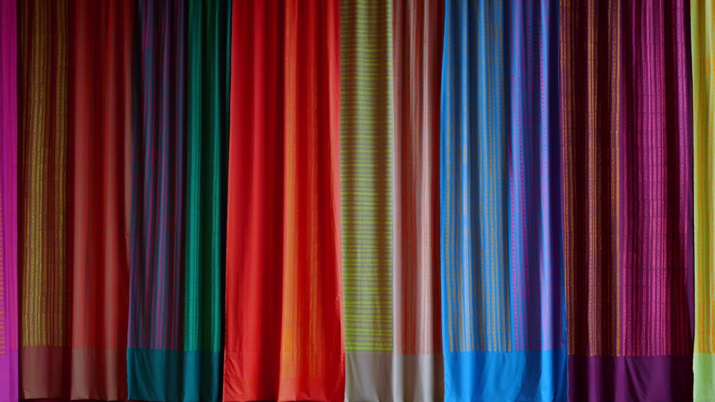curtain colors